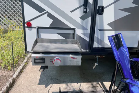 2022 Coleman Rubicon Trailer-Greenery Theme
