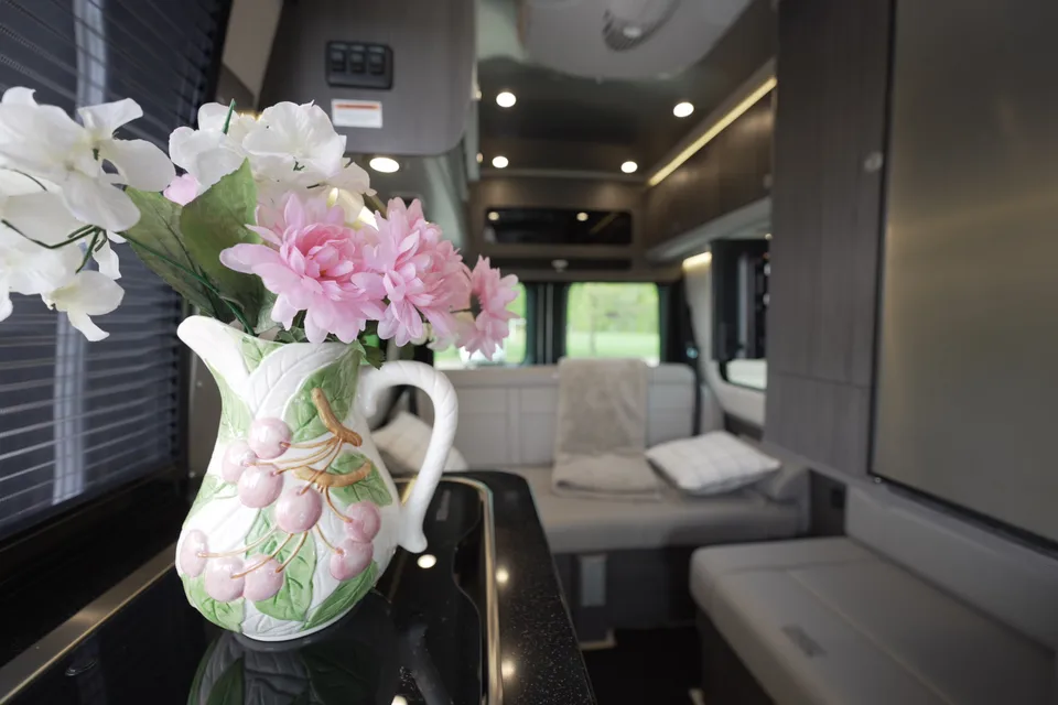 Luxury  Airstream interstate 19 Class B Camper Van