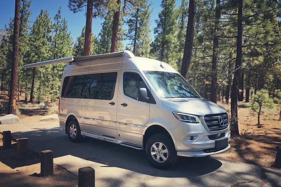 Luxury  Airstream interstate 19 Class B Camper Van