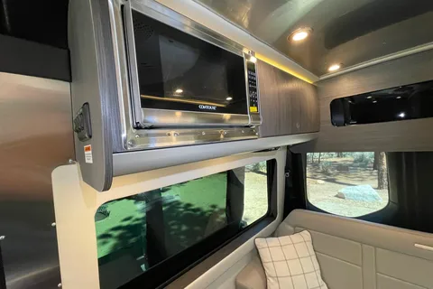 Luxury  Airstream interstate 19 Class B Camper Van