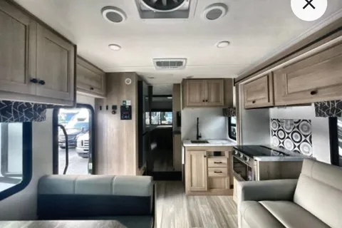 Family Forest River Sunseeker Class C