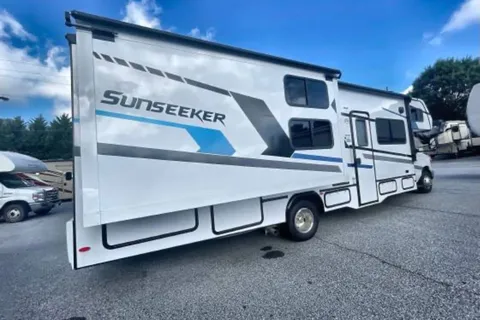 Family Forest River Sunseeker Class C