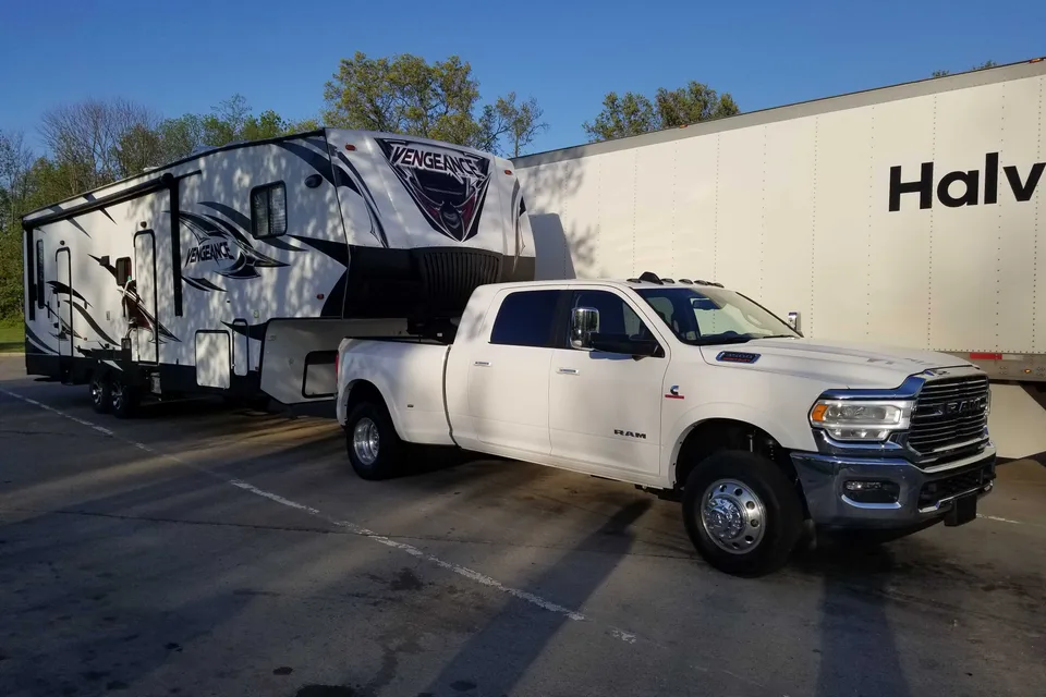 Lynn's Cherokee Vengeance Fifth Wheel