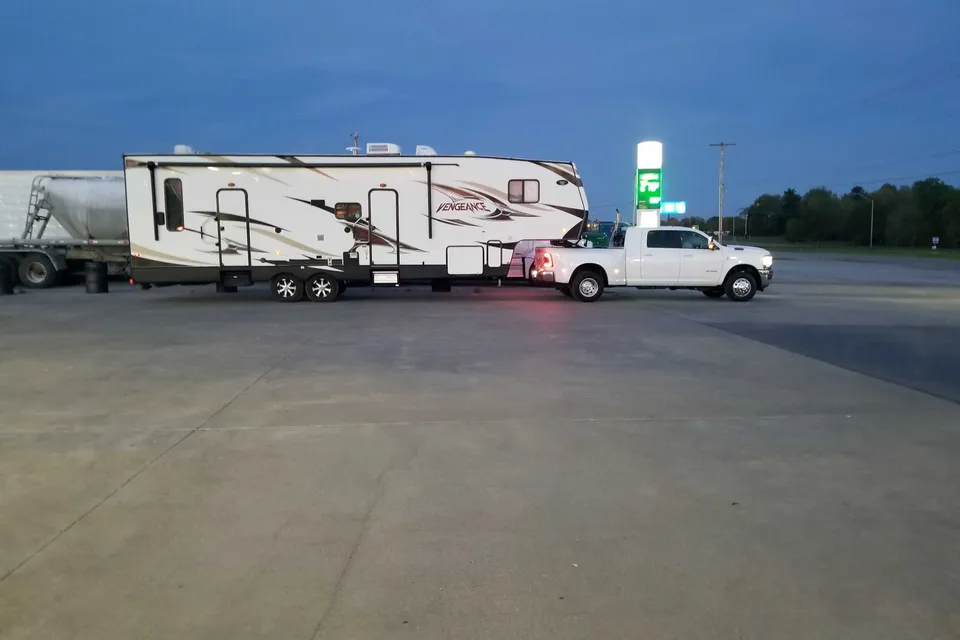 Lynn's Cherokee Vengeance Fifth Wheel