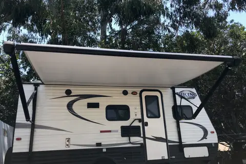 Compact/Ultra-Light/ Coachmen Viking Trailer