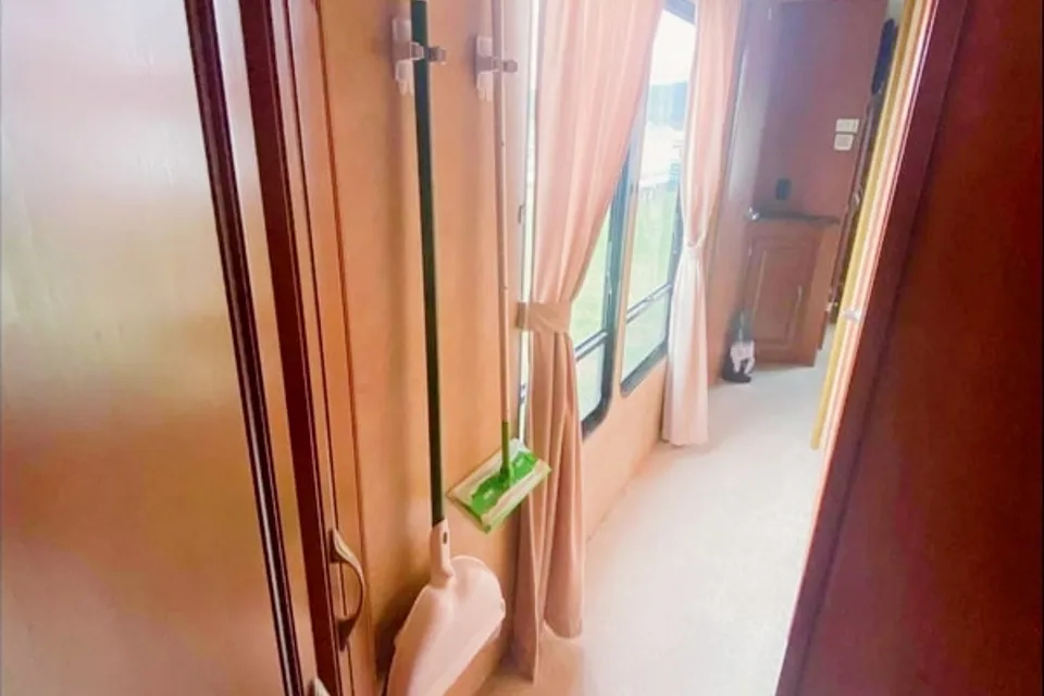 Rare 2 bedroom Motorhome - Bunkhouse - Forest River Georgetown - Class A