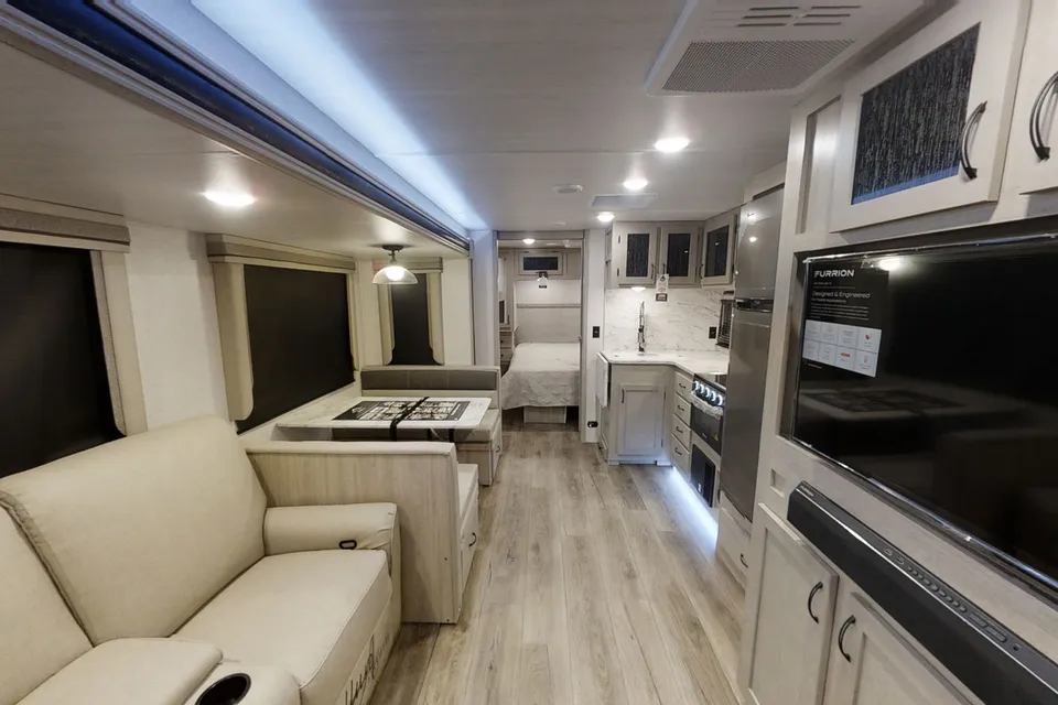 [02] Stress Free RVs - 2022 - XL - KING Size Bunkhouse
