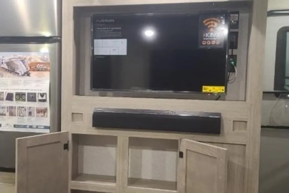 [02] Stress Free RVs - 2022 - XL - KING Size Bunkhouse