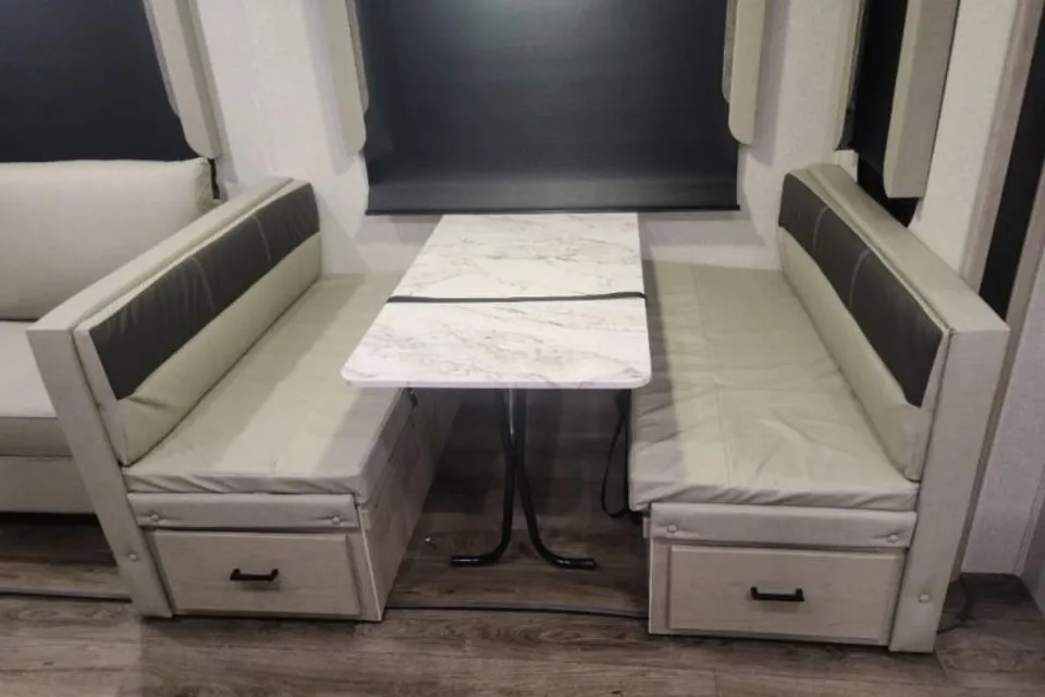 [02] Stress Free RVs - 2022 - XL - KING Size Bunkhouse