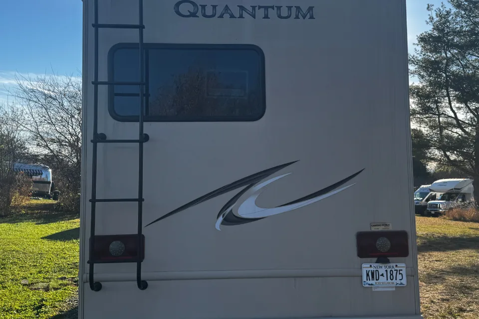 MERCURY: Small outside and big inside! | Thor Motor Coach Quantum Sprinter KM24 Class C