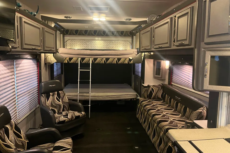 Dominic 's Weekend Warrior 32 FSW  Toy Hauler