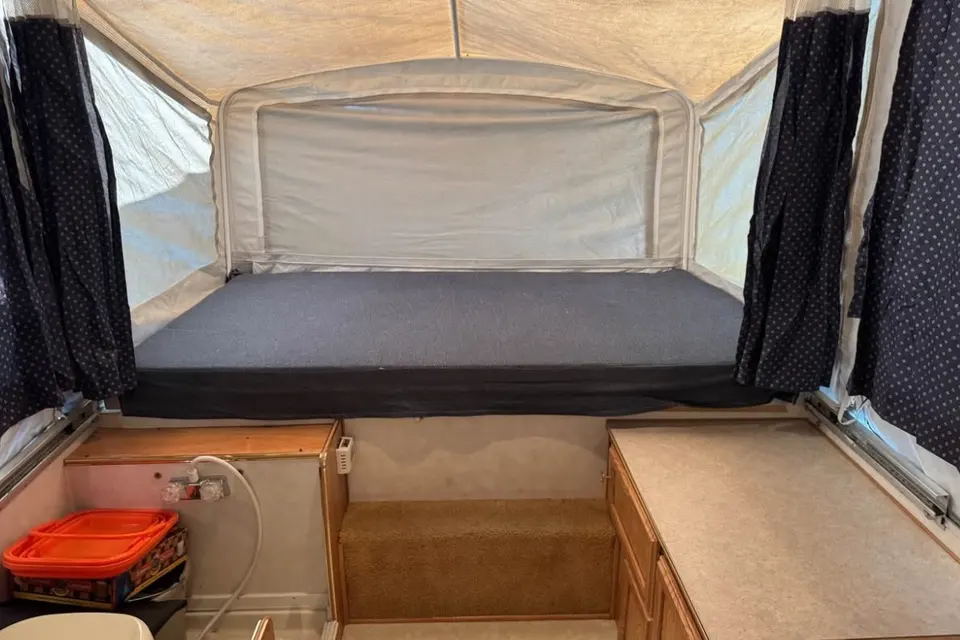 Alyssa's Aero Voyager Tent Trailer
