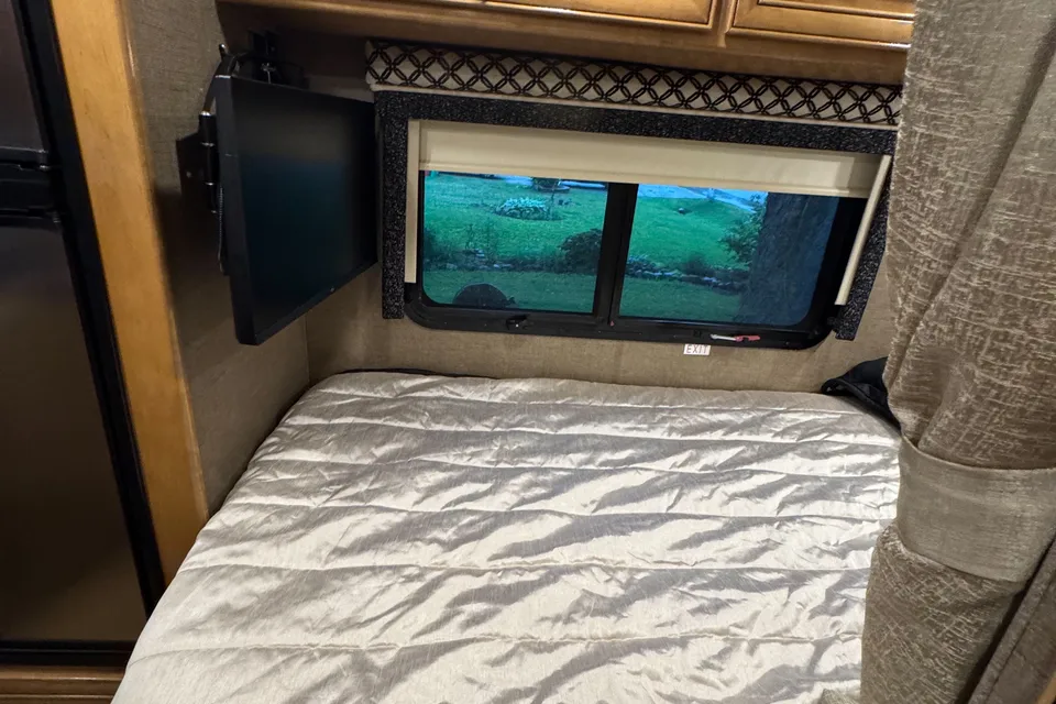 Arthur 's Thor Motor Coach Siesta Class C