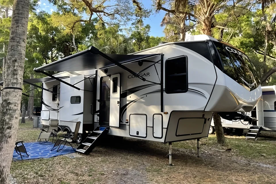 AMAZING RV - Must See 2BR! (Delivery Available)