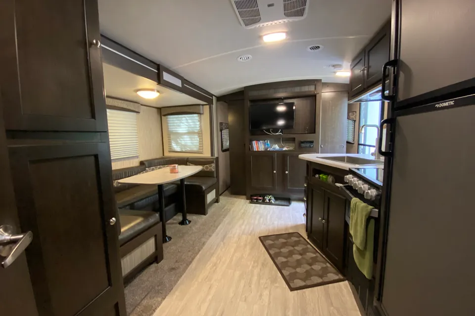 Prêt à camper au bord de la plage