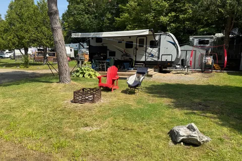Prêt à camper au bord de la plage