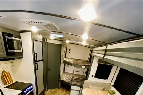 1776 Rentals 2022 Keystone Bullet