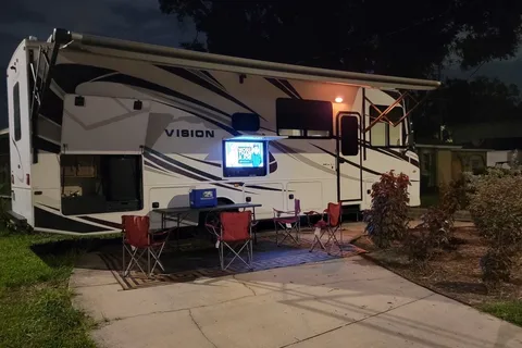 Aileen's RV Cottage