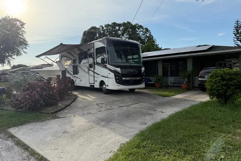 Aileen's RV Cottage