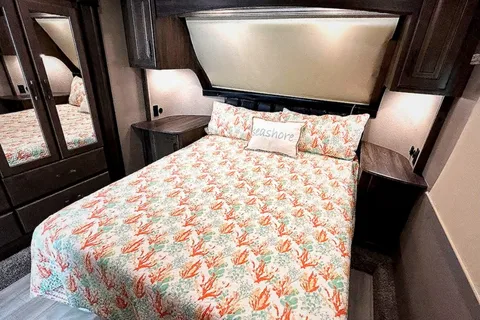 Grand Design solitude Fifth Wheel