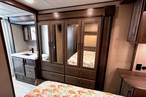Grand Design solitude Fifth Wheel