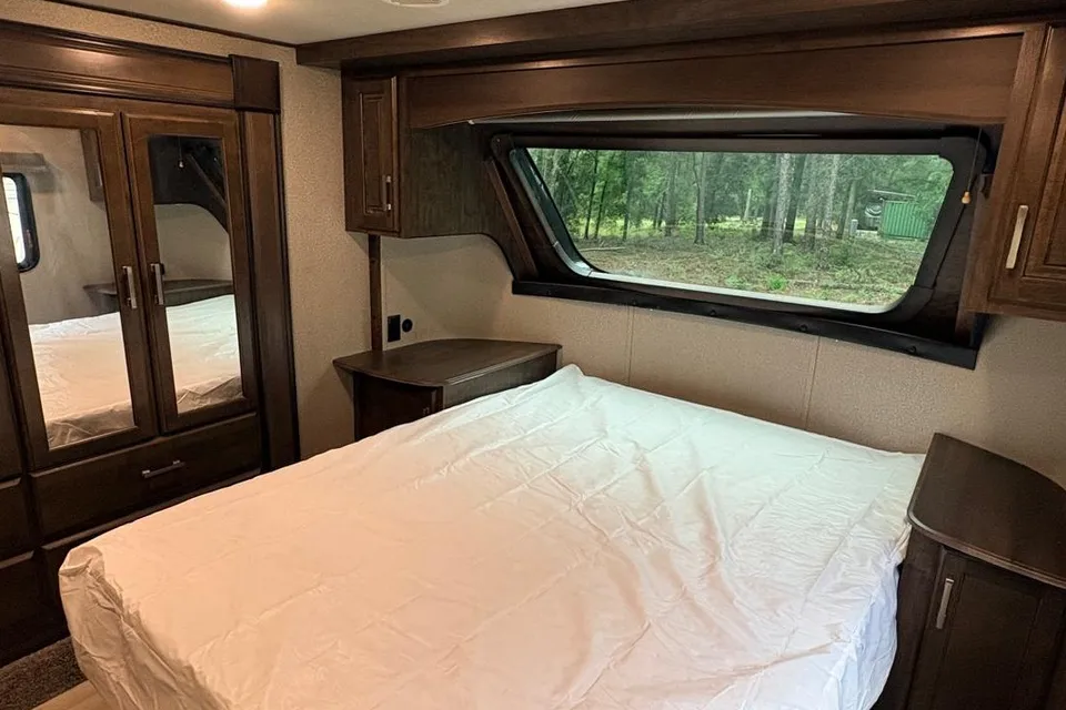 Grand Design solitude Fifth Wheel