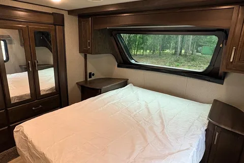 Grand Design solitude Fifth Wheel
