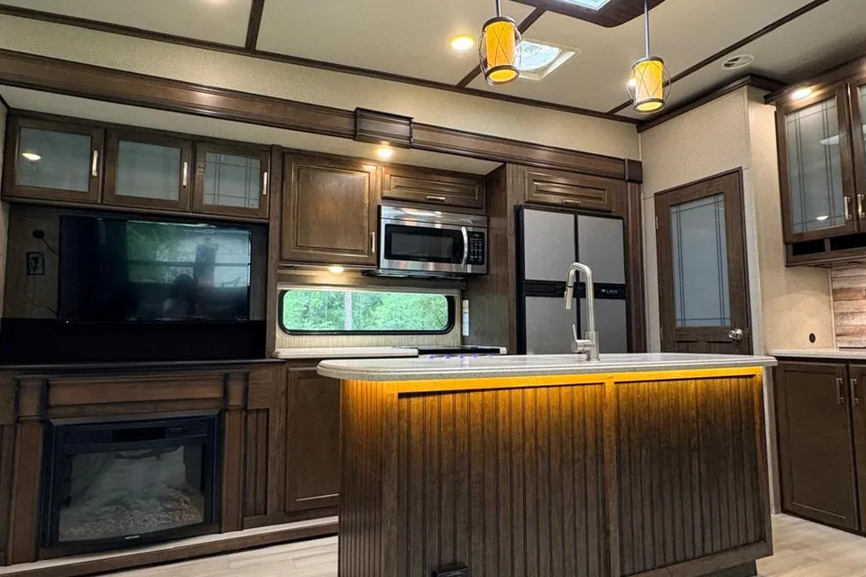 Grand Design solitude Fifth Wheel