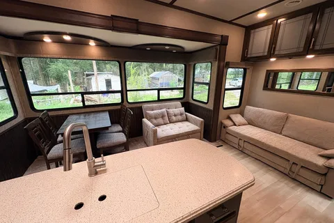 Grand Design solitude Fifth Wheel