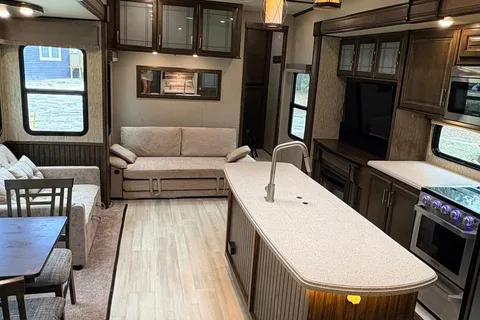 Grand Design solitude Fifth Wheel