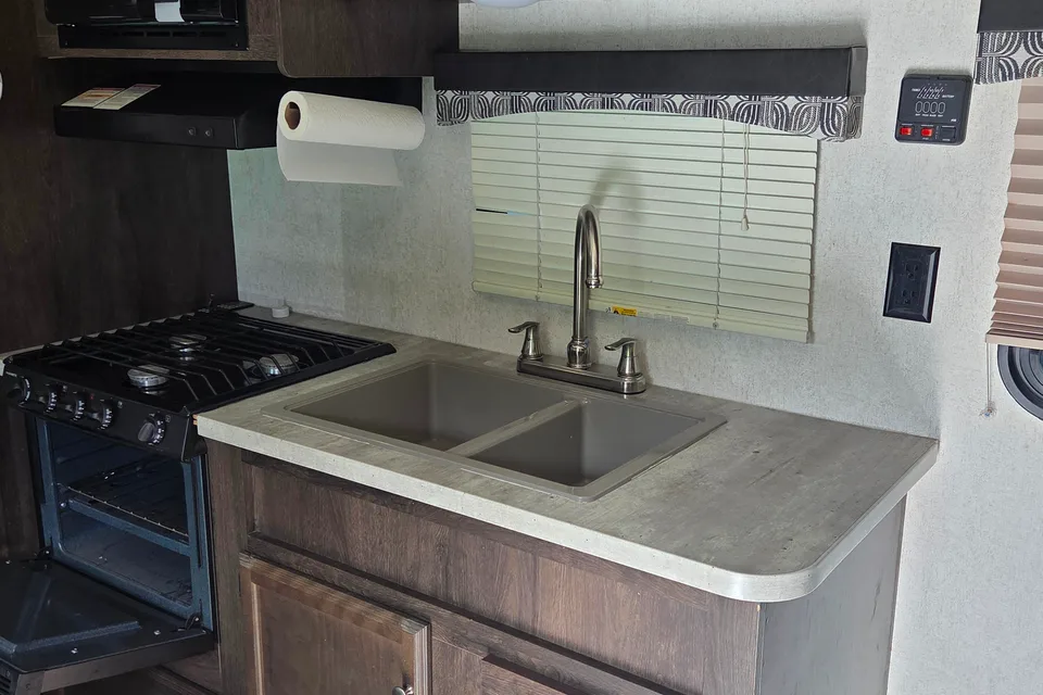 Chris's Starcraft Autumn ridge Travel Trailer