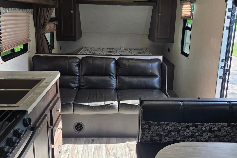 Chris's Starcraft Autumn ridge Travel Trailer