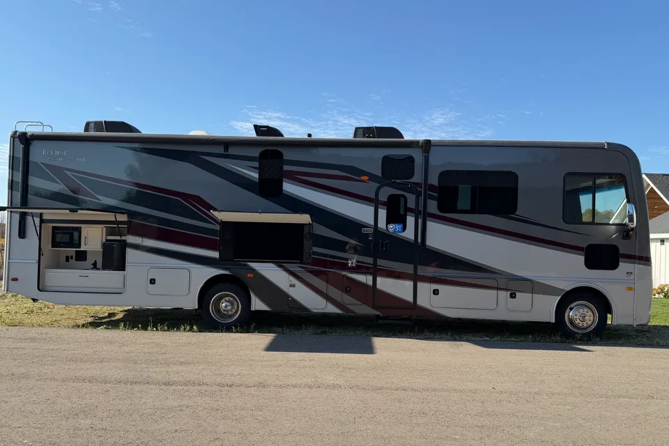 Holiday Rambler Eclipse 34J Class A