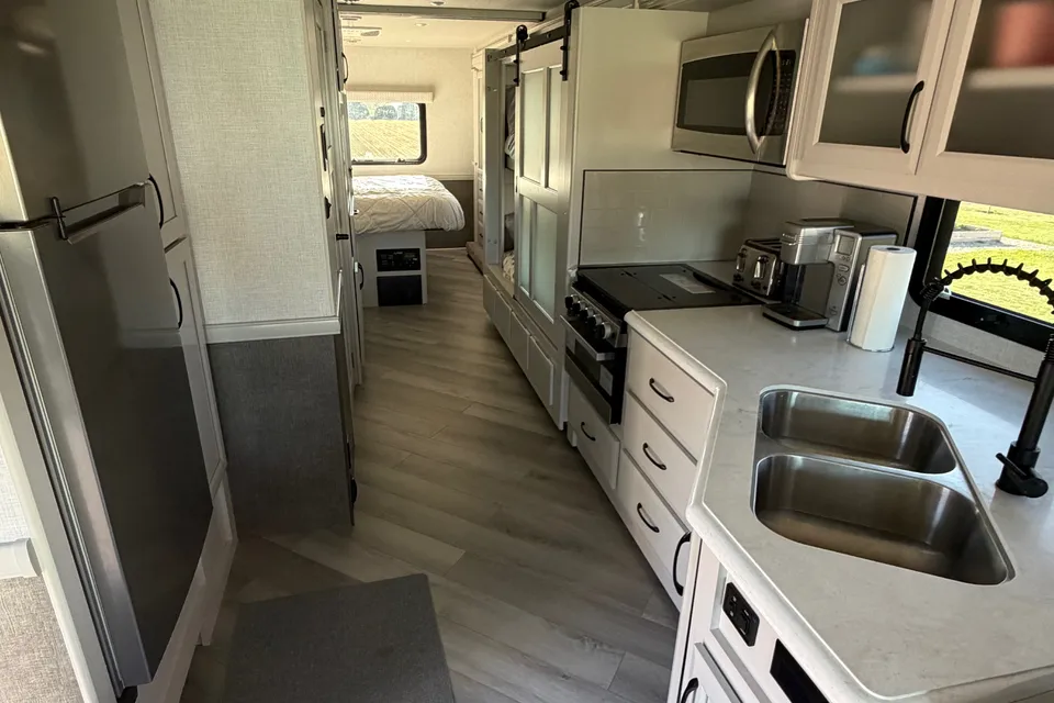 Holiday Rambler Eclipse 34J Class A