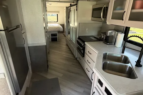 Holiday Rambler Eclipse 34J Class A