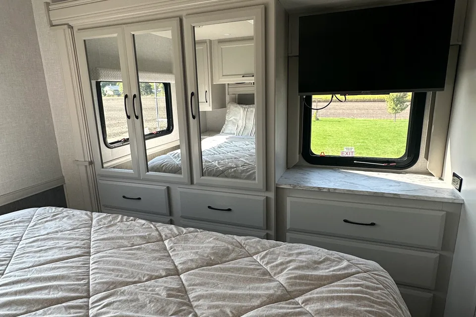 Holiday Rambler Eclipse 34J Class A