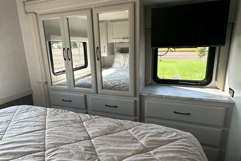 Holiday Rambler Eclipse 34J Class A