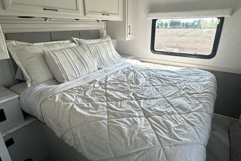 Holiday Rambler Eclipse 34J Class A