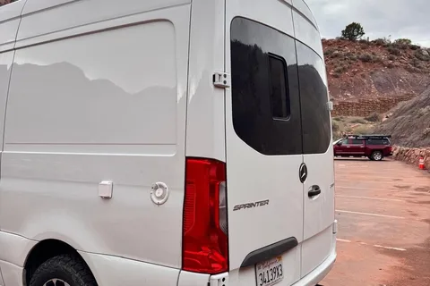 Luxury Sprinter w/ Shower, toilet, Kitchen