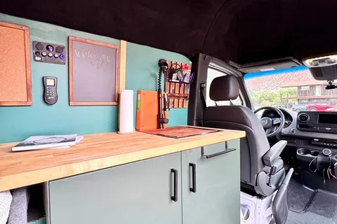Luxury Sprinter w/ Shower, toilet, Kitchen