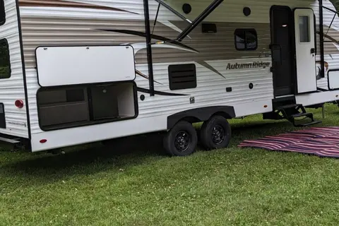 Family Fun 2 Autumn ridge Travel Trailer