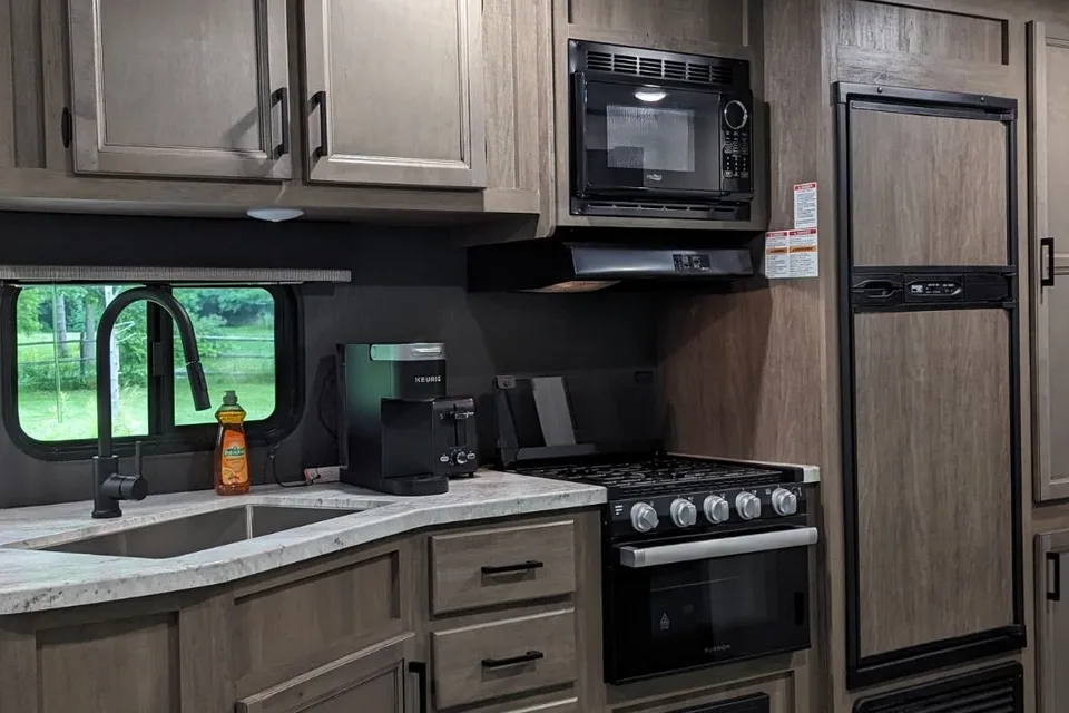 Family Fun 2 Autumn ridge Travel Trailer