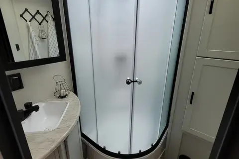 Michelle's 30" Vibe 25RK Travel Trailer