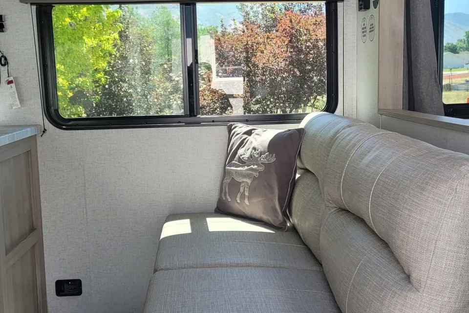 2025 Della Terra | Sleeps 6 | King Bed + Bunks | Family Friendly