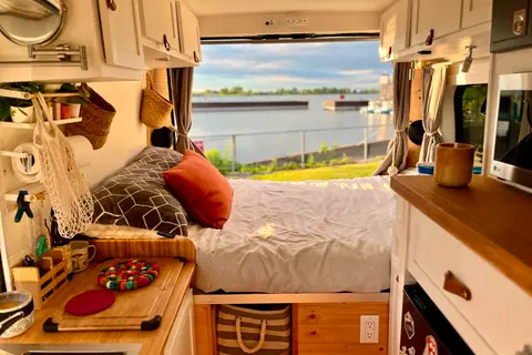 Béluga, Ram Promaster 2500