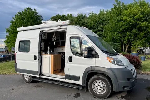 Béluga, Ram Promaster 2500