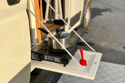Béluga, Ram Promaster 2500
