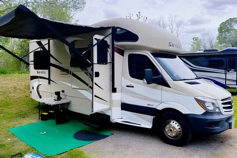 Marco & Gina's Luxury Mercedes-Benz RV Rental (Diesel) 