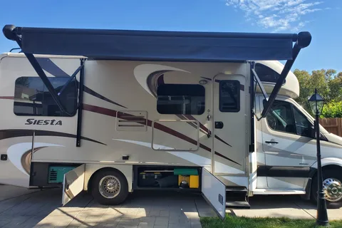 Marco & Gina's Luxury Mercedes-Benz RV Rental (Diesel) 