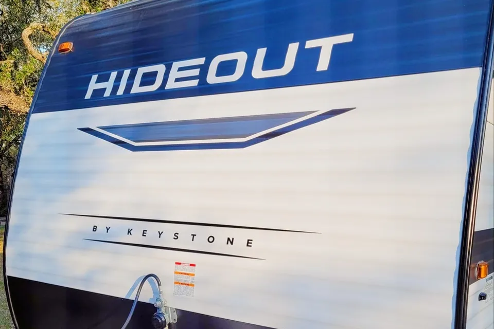 South Tejas RV Rentals-Hideout 